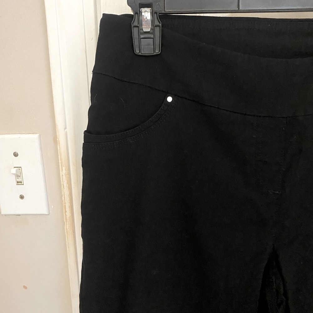 Westbound Woman Capri Pull-On Pants in Black - Picture 2 of 9
